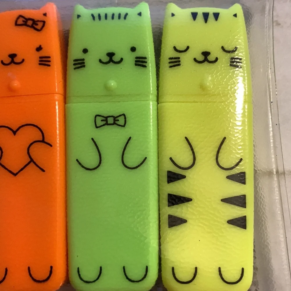 ***FREE WITH PURCHASE*** Adorable Cat Highlighter Set - Picture 3 of 4